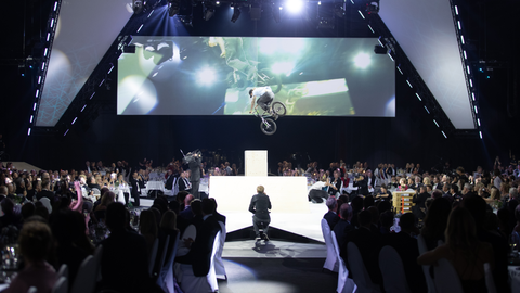 Buntes Programm beim Ball des Sports