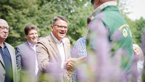 Ministerpräsident Rhein auf dem Ochsenfest in Wetzlar