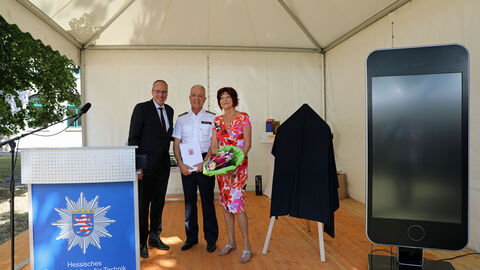 Peter Beuth mit Karl-Heinz Reinstädt bei der Verabschiedung