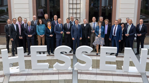 Landesregierung empfängt Vertreterinnen und Vertreter der Kirchen in Hessen