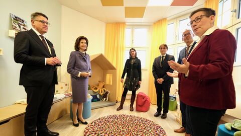Ministerpräsident Rhein und Königin Silvia von Schweden eröffnen erstes „Childhood-Haus“ in Hessen