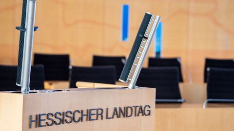 Rednerpult im Hessischen Landtag Rednerpult im Hessischen Landtag