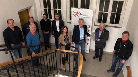 Kultusstaatssekretär Lösel überreicht 10.250 Euro an den Sportkreis Vogelsberg